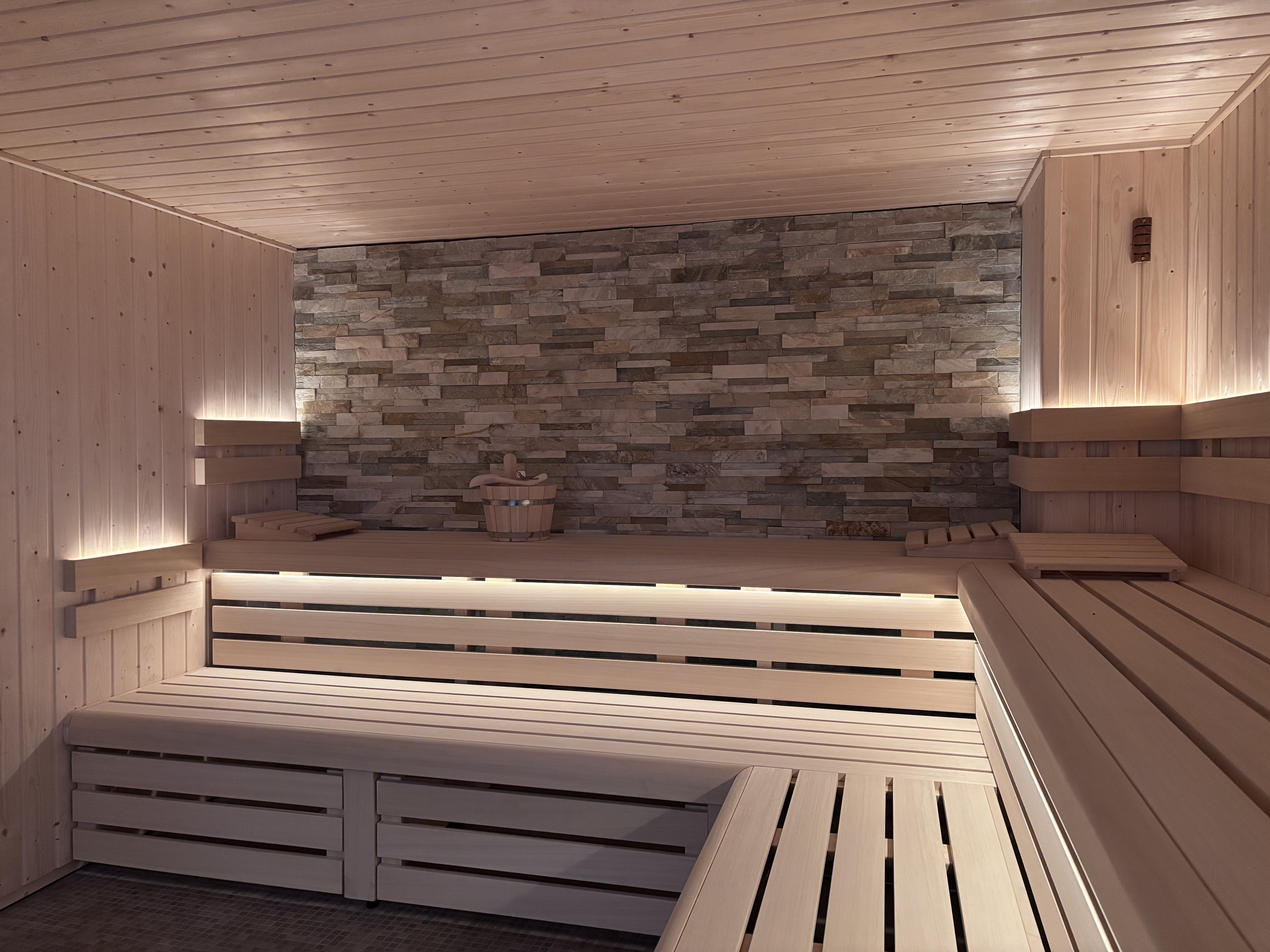 ✨ Fin de chantier – Sauna sur mesure haut de gamme ✨